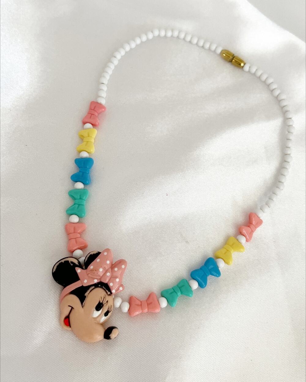 DISNEY Totally Minnie Necklace Pastel Bow Beads Minnie Mouse Charm Vintage 1988